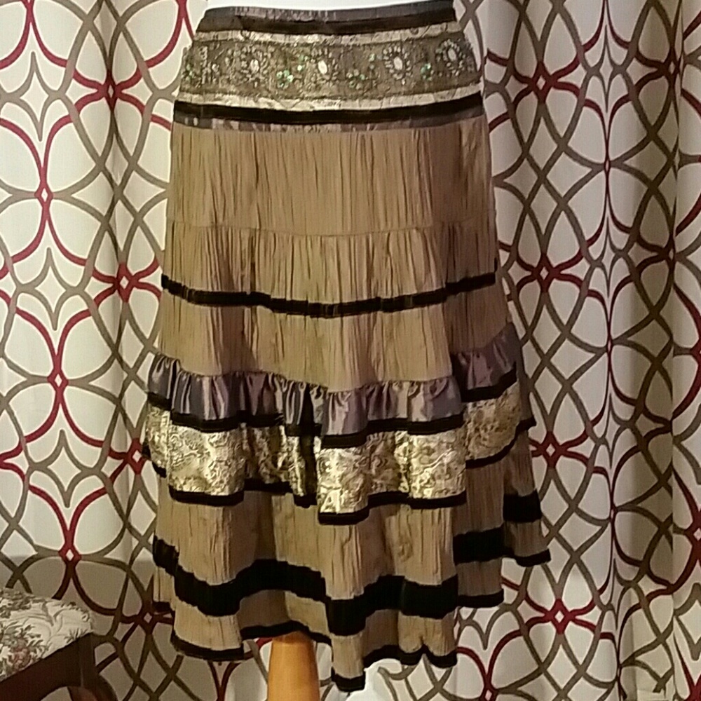 CHAGALL HIGH FASHION Embellished Sequined skirt.
